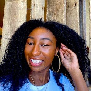 Meet your Posher, Brittney